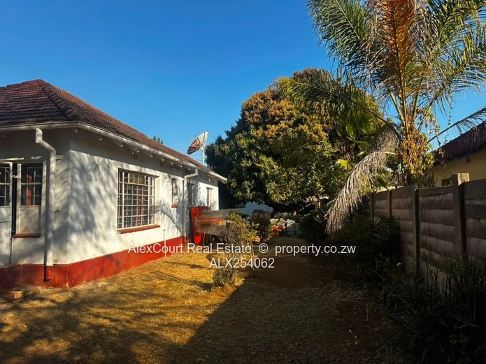 Smart Investment, Premium Location!!  (Sole Mandate)