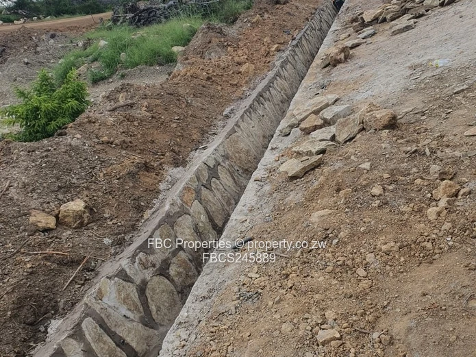 200m² Hwange Stand – Tarred & Gravel Road Access