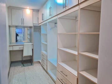 3 Bedroom Flat & Apartment