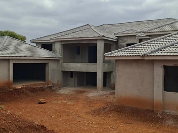 6 Bedroom House