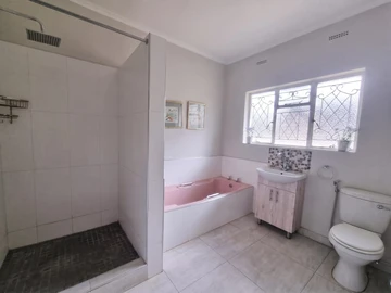2 Bedroom Garden Flat