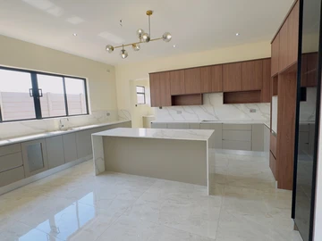 5 Bedroom House