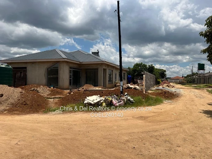 Modern 4 Bedroomed House on Corner Stand