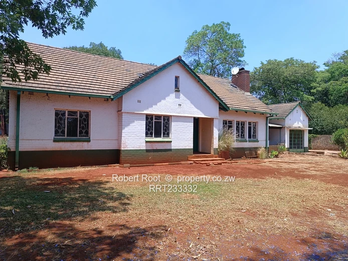 4 bed family home in Chisipite