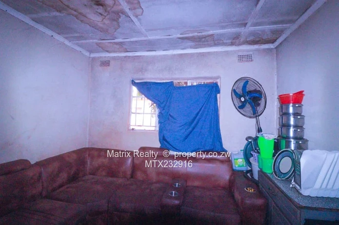 4 Bedroom House for Sale in Kuwadzana