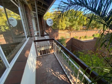 3 Bedroom Flat & Apartment
