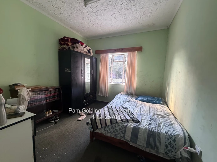 House for Sale in Hillside