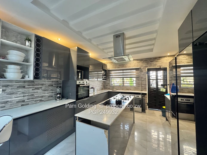 Modern Cluster Home - Arlington Estate 