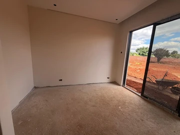4 Bedroom Flat & Apartment