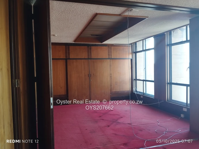 Office Space in a Prestigeous Building (Sole Mandate)