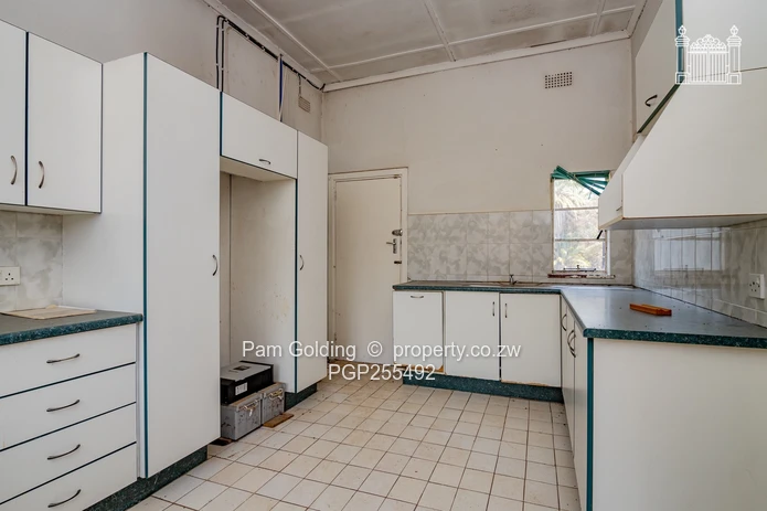 Prime 5,100m² Corner Property with Development Potential (Sole Mandate)