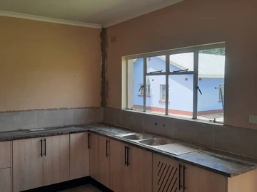 3 Bedroom Flat & Apartment