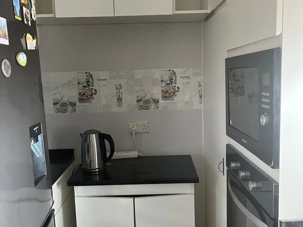 2 Bedroom Flat & Apartment