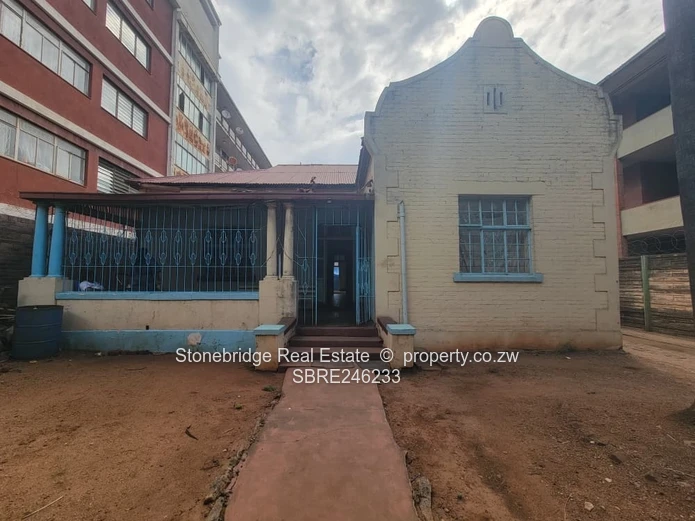 Prime Commercial Bulawayo CBD Townhouse for sale