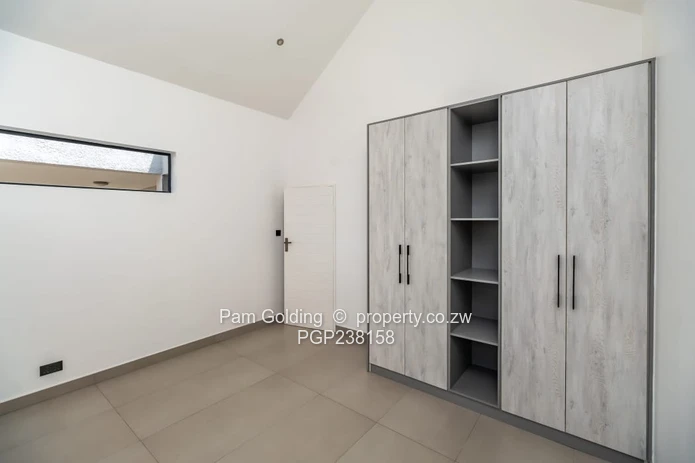 Modern Living in Secure Complex (Sole Mandate)