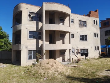 3 Bedroom Flat & Apartment