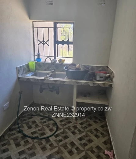 16ha farm with a 5Bed house in Beatrice, 250k, Ready for deeds  (Sole Mandate)