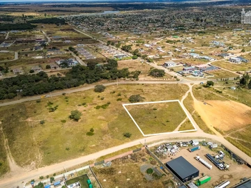 Commercial & Industrial Land