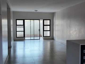 2 Bedroom Flat & Apartment