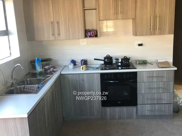 Spacious 3-Bed House in Matsheumhlope with Borehole