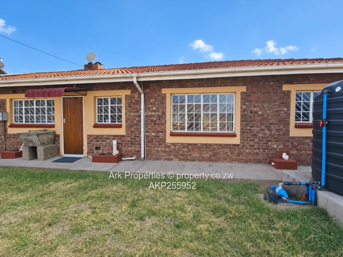 Cluster to Rent in Prospect, Waterfalls