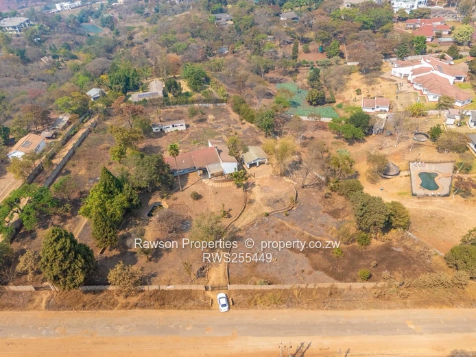 Development Plot & 4-Bed Home on 8,300 m2, Philadelphia