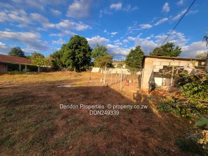 2100 m² Quinnington Stand, Harare North — With Garage