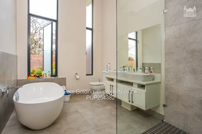 3 Bed 3 Bath Townhouse