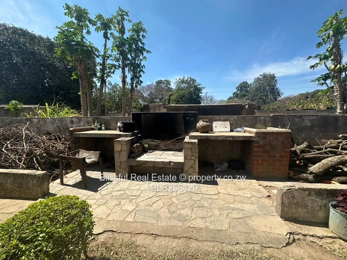 Gated 4-Bed Furnished House with Pool & Borehole, Hatfield