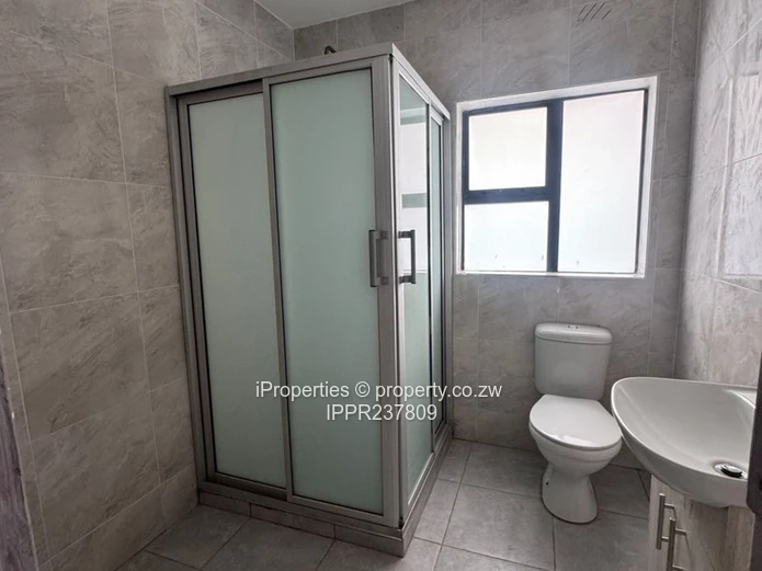 Modern 3-Bed, 2-Bath Cottage in Arlington, Harare South