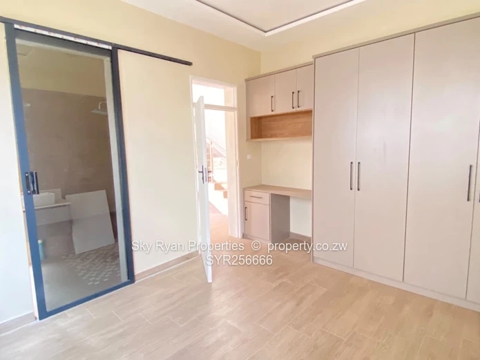 Monavale 4 Bed Duplex For Fale 