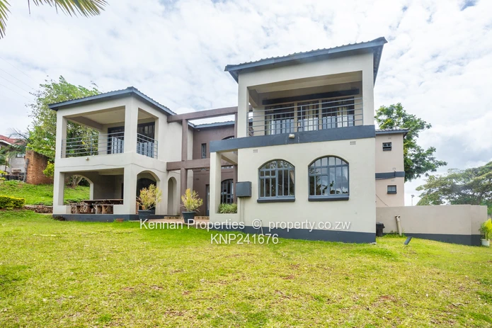 Double Storey Home In Brooke View