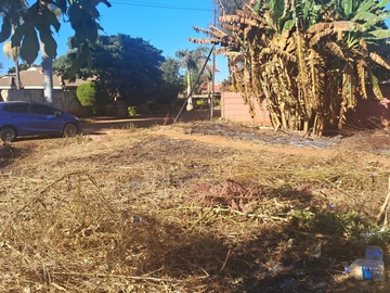 Close to Westgate Shopping Centre. Title Deeds