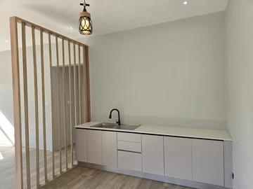 2 Bedroom Flat & Apartment