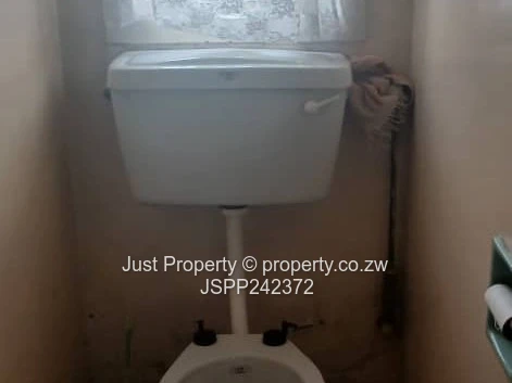 3-Bed Southerton Home — Garden, Driveway 