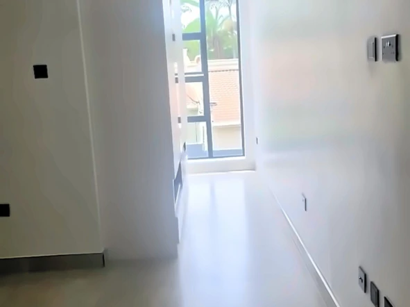 3 Bedroom Flat & Apartment