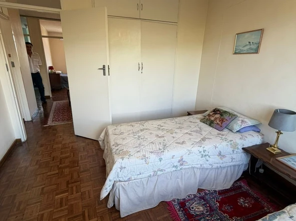 2 Bedroom Flat & Apartment