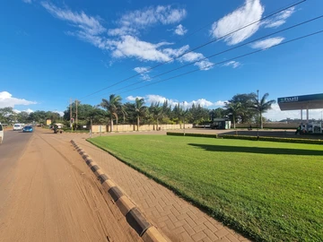 Commercial & Industrial Land