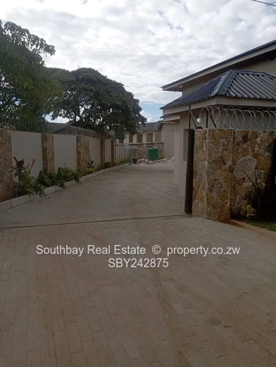 Ashdown Park - Monowood Gardens (Gated Complex)