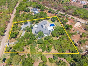 6 Bedroom House