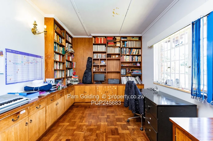 Charming Double-Storey Residence in Alexandra Park For Sale (Sole Mandate)