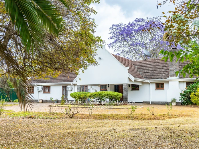 A Substantial Four-Bedroom Family Home with Pool on 4,047 sqm – Bowood Road, Mount Pleasant