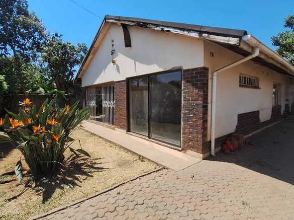 Fixer-Upper in Nkwisi Gardens: 3-Bed Home with Potential