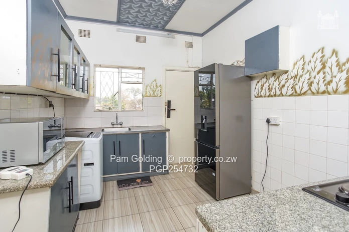 Charming 2-bedroom flat along Ceres Road (Sole Mandate)