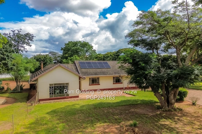 Prime Family Living On Expansive Grounds, Athlone (Sole Mandate)