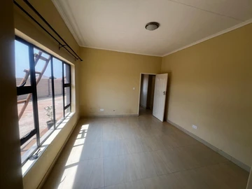 3 Bedroom Flat & Apartment