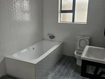 3 Bedroom Flat & Apartment