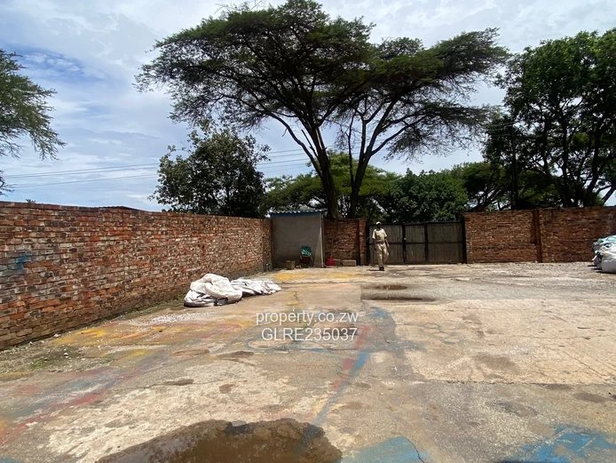 Bluffhill Warehouse To Let And Offices to Let 