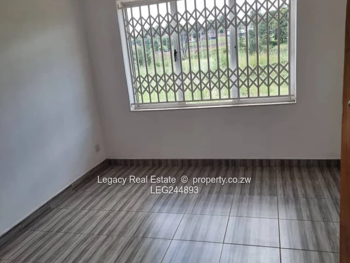 Private & Secure Cottage For Rent In Helensvale