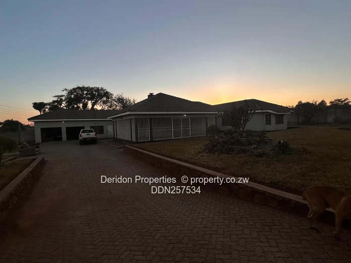 6-Bed Gletwin Park Home — Walled Garden, Double Garage